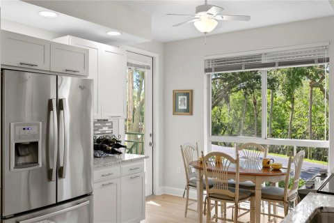Condo in Saint Petersburg, Florida, 2 bedrooms  № 1876042 - photo 6