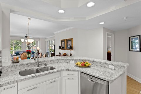 Condo in Saint Petersburg, Florida, 2 bedrooms  № 1876042 - photo 8