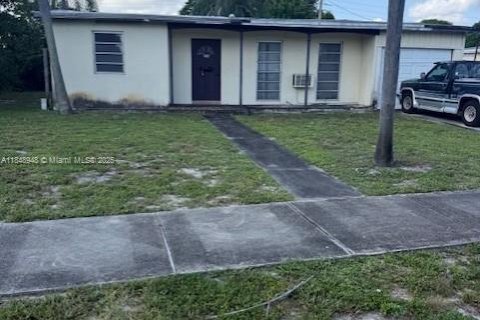 House in Deerfield Beach, Florida 2 bedrooms, 74.6 sq.m. № 1850588 - photo 9