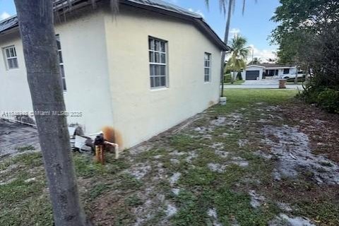 House in Deerfield Beach, Florida 2 bedrooms, 74.6 sq.m. № 1850588 - photo 2