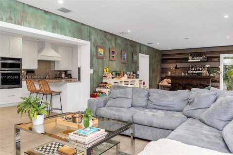 Villa ou maison à louer à Coral Gables, Floride: 3 chambres, 232.26 m2 № 2011098 - photo 13