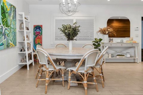 Villa ou maison à louer à Coral Gables, Floride: 3 chambres, 232.26 m2 № 2011098 - photo 9