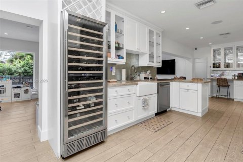 Villa ou maison à louer à Coral Gables, Floride: 3 chambres, 232.26 m2 № 2011098 - photo 22