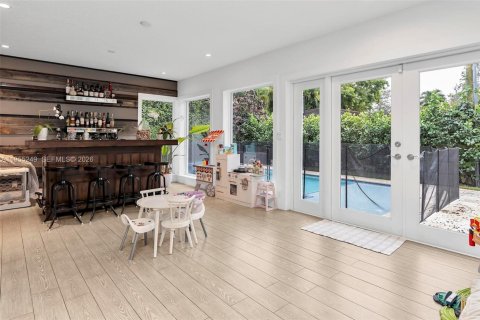 Villa ou maison à louer à Coral Gables, Floride: 3 chambres, 232.26 m2 № 2011098 - photo 16