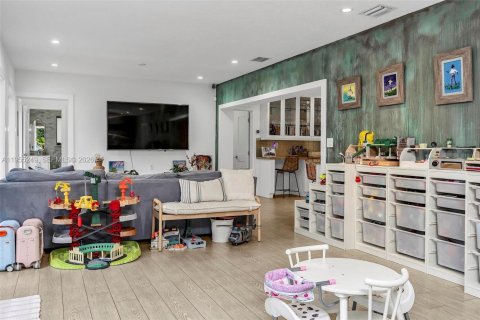 Villa ou maison à louer à Coral Gables, Floride: 3 chambres, 232.26 m2 № 2011098 - photo 18