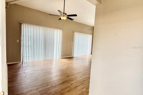 Condo in Clearwater, Florida, 2 bedrooms  № 1903337 - photo 4