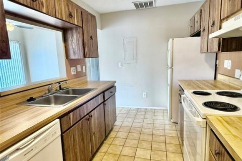 Condo in Clearwater, Florida, 2 bedrooms  № 1903337 - photo 11