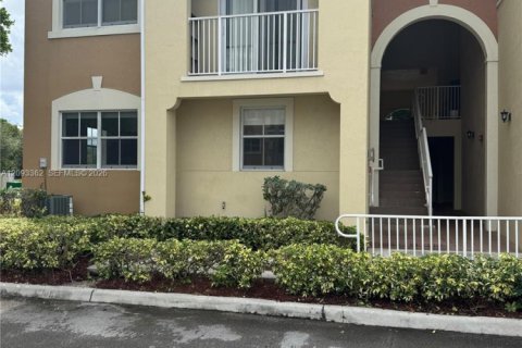Copropriété à louer à Doral, Floride: 3 chambres, 112.13 m2 № 2383088 - photo 17