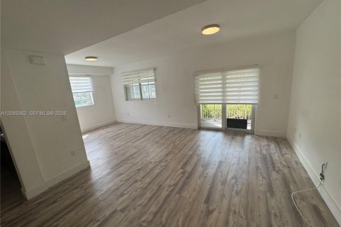 Copropriété à louer à Doral, Floride: 3 chambres, 112.13 m2 № 2383088 - photo 2