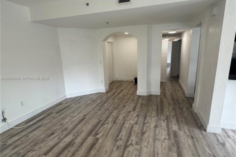 Condo à Doral, Floride, 3 chambres  № 2383088