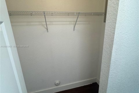 Copropriété à louer à Doral, Floride: 3 chambres, 112.13 m2 № 2383088 - photo 8