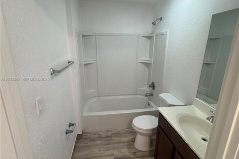 Copropriété à louer à Doral, Floride: 3 chambres, 112.13 m2 № 2383088 - photo 10