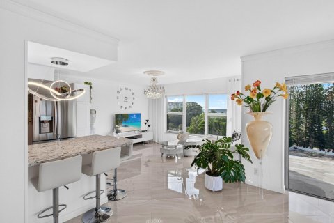 Copropriété à vendre à Boca Raton, Floride: 2 chambres, 136.94 m2 № 2407978 - photo 13