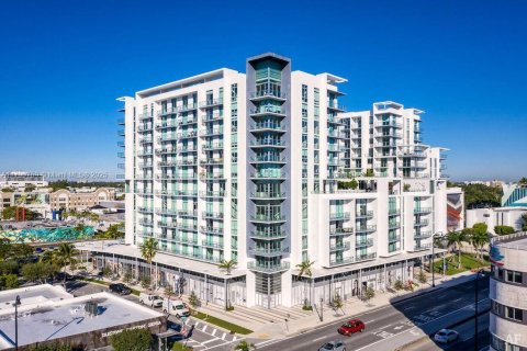 Condo in Miami, Florida № 1959109 - photo 1