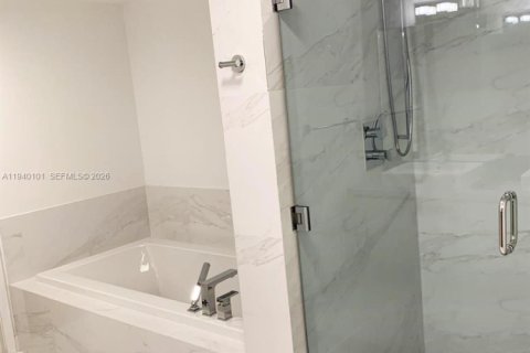 Снять в аренду кондоминиум в Санни-Айлс-Бич, Флорида 2 спальни, 144.28м2, № 1997351 - фото 12