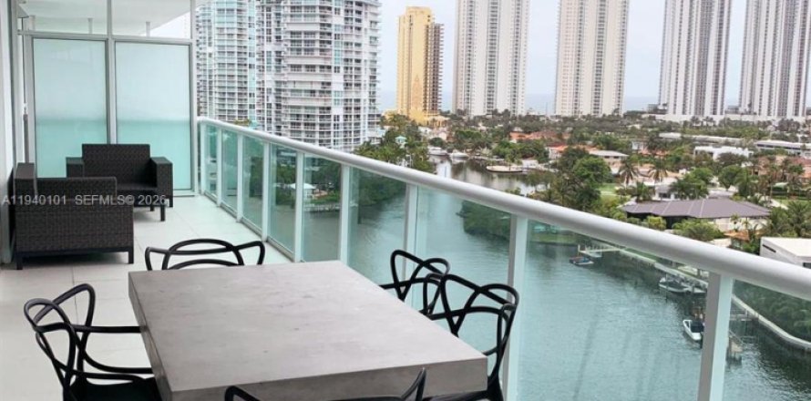 Кондоминиум с 2 спальнями в Санни-Айлс-Бич, Флорида № 1997351