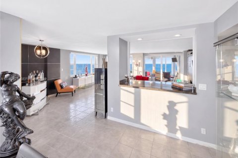 Condominio en venta en Fort Lauderdale, Florida, 1 dormitorio, 110.55 m2 № 2350584 - foto 14