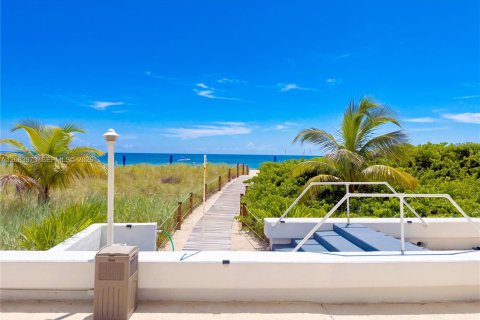 Condominio en venta en Fort Lauderdale, Florida, 1 dormitorio, 110.55 m2 № 2350584 - foto 4