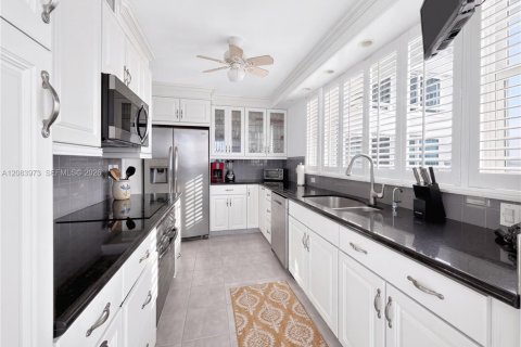 Condominio en venta en Fort Lauderdale, Florida, 1 dormitorio, 110.55 m2 № 2350584 - foto 21