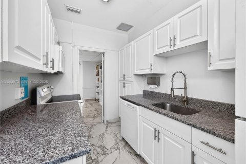 Condominio en venta en Fort Lauderdale, Florida, 1 dormitorio, 110.55 m2 № 2350584 - foto 8