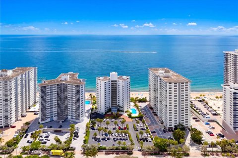 Condominio en Fort Lauderdale, Florida, 1 dormitorio  № 2350584