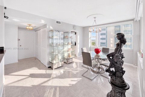 Condominio en venta en Fort Lauderdale, Florida, 1 dormitorio, 110.55 m2 № 2350584 - foto 19