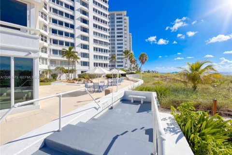 Condominio en venta en Fort Lauderdale, Florida, 1 dormitorio, 110.55 m2 № 2350584 - foto 5