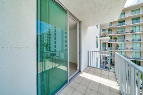 Снять в аренду кондоминиум в Холливуд, Флорида 1 спальня, 75.25м2, № 1965432 - фото 8