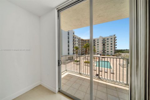 Снять в аренду кондоминиум в Холливуд, Флорида 1 спальня, 75.25м2, № 1965432 - фото 13
