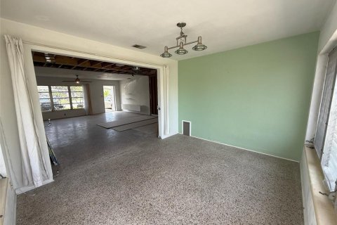 House in Saint Pete Beach, Florida 2 bedrooms, 112.78 sq.m. № 1844278 - photo 14