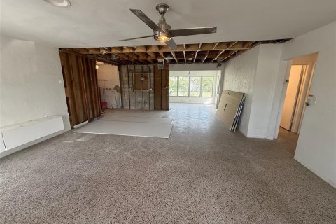 House in Saint Pete Beach, Florida 2 bedrooms, 112.78 sq.m. № 1844278 - photo 3