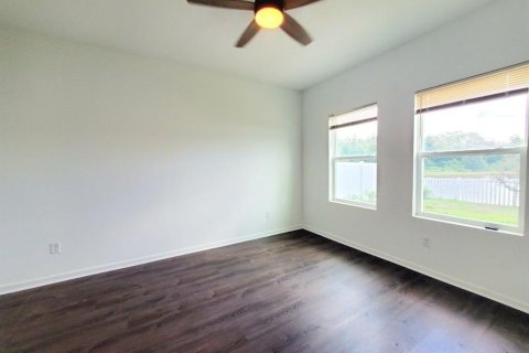 Villa ou maison à louer à Zephyrhills, Floride: 3 chambres, 165.74 m2 № 2430828 - photo 13