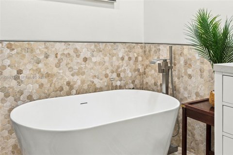 Casa en venta en Atlantis, Florida, 4 dormitorios, 308.62 m2 № 2383235 - foto 29