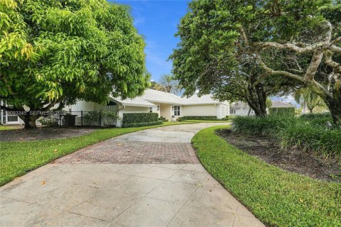Casa en venta en Atlantis, Florida, 4 dormitorios, 308.62 m2 № 2383235 - foto 2