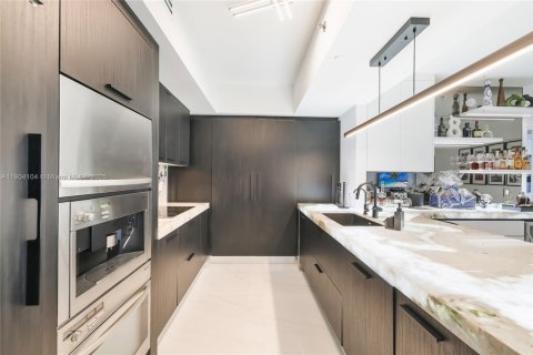 Снять в аренду кондоминиум в Майами-Бич, Флорида 3 спальни, 200.48м2, № 1954629 - фото 4