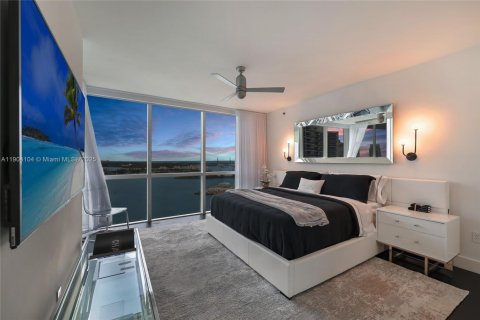 Снять в аренду кондоминиум в Майами-Бич, Флорида 3 спальни, 200.48м2, № 1954629 - фото 28