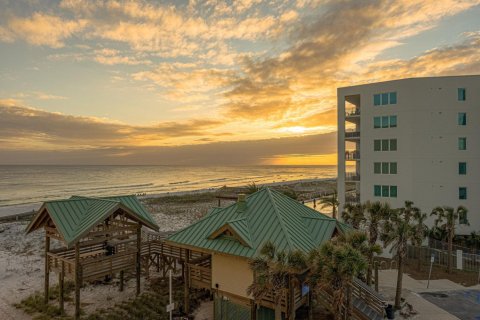 Condo in Fort Walton Beach, Florida, 1 bedroom  № 561561 - photo 1