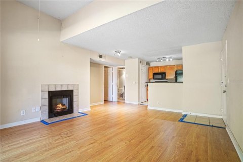 Condominio en venta en Altamonte Springs, Florida, 1 dormitorio, 59.83 m2 № 1622687 - foto 11