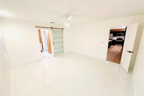 Villa ou maison à vendre à New Smyrna Beach, Floride: 3 chambres, 153.2 m2 № 2092407 - photo 17