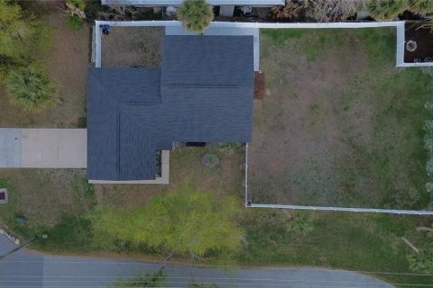 Villa ou maison à vendre à New Smyrna Beach, Floride: 3 chambres, 153.2 m2 № 2092407 - photo 2