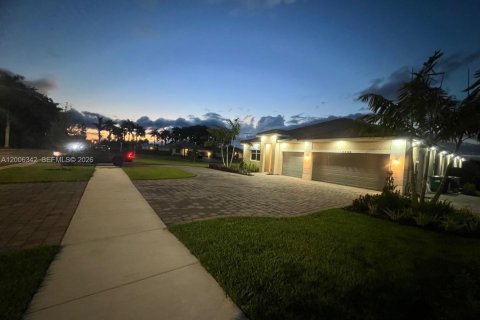 Купить виллу или дом в Хомстед, Флорида 4 спальни, 241.82м2, № 2069447 - фото 3