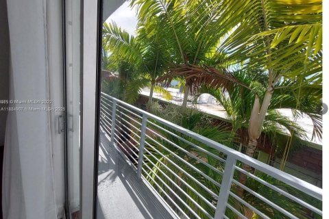 Condominio en alquiler en Miami Beach, Florida, 2 dormitorios, 90.67 m2 № 1932650 - foto 7