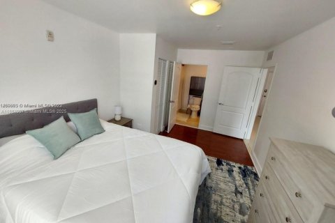 Condominio en alquiler en Miami Beach, Florida, 2 dormitorios, 90.67 m2 № 1932650 - foto 9