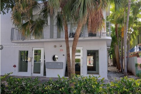 Condominio en alquiler en Miami Beach, Florida, 2 dormitorios, 90.67 m2 № 1932650 - foto 11