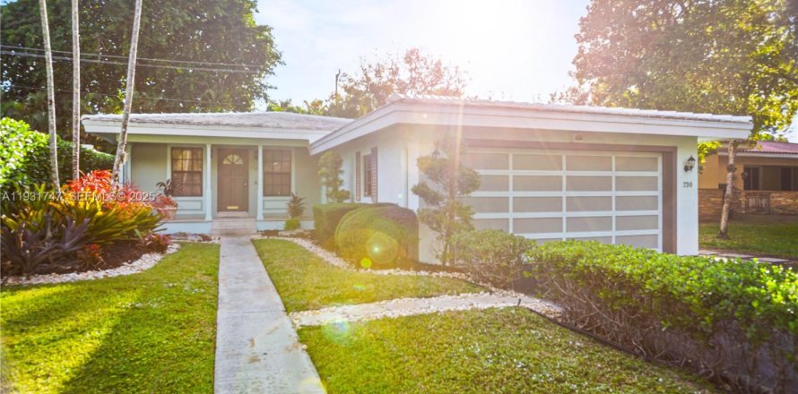 Дом в Корал-Гейблс, Флорида 4 спальни, 190.82м2 № 1990665