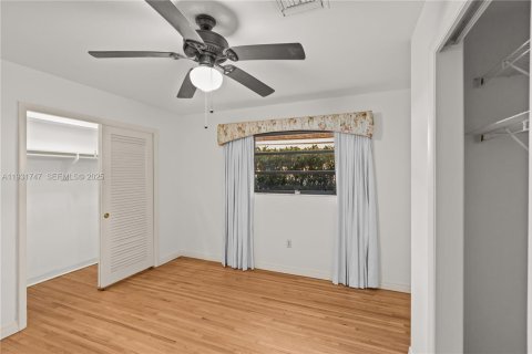 Снять в аренду виллу или дом в Корал-Гейблс, Флорида 4 спальни, 190.82м2, № 1990665 - фото 22