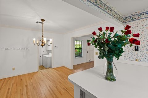 Снять в аренду виллу или дом в Корал-Гейблс, Флорида 4 спальни, 190.82м2, № 1990665 - фото 20