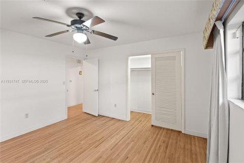 Снять в аренду виллу или дом в Корал-Гейблс, Флорида 4 спальни, 190.82м2, № 1990665 - фото 23