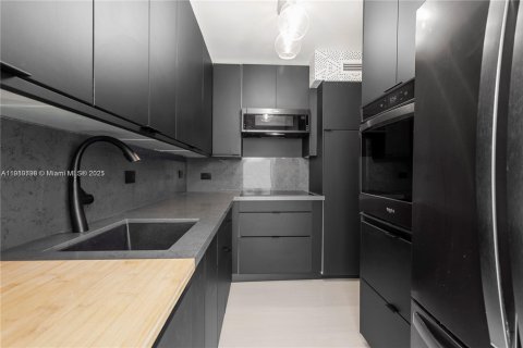 Copropriété à louer à Miami Beach, Floride: 1 chambre, 79.06 m2 № 1965978 - photo 4