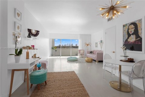 Copropriété à louer à Miami Beach, Floride: 1 chambre, 79.06 m2 № 1965978 - photo 3